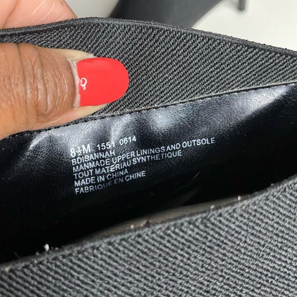 Bandolino Women's Black Pointed Toe Stitch Detail Heels - Picture 5 of 7